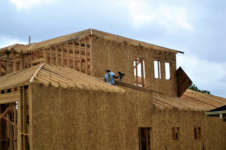 Eco-Friendly Garage Door Materials: Sustainable Choices